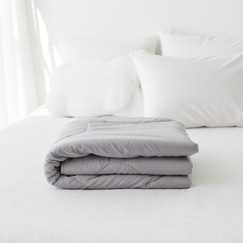 Experience Ultimate Sleep Comfort with Our Raw Loom-Infused Cooling Comforter